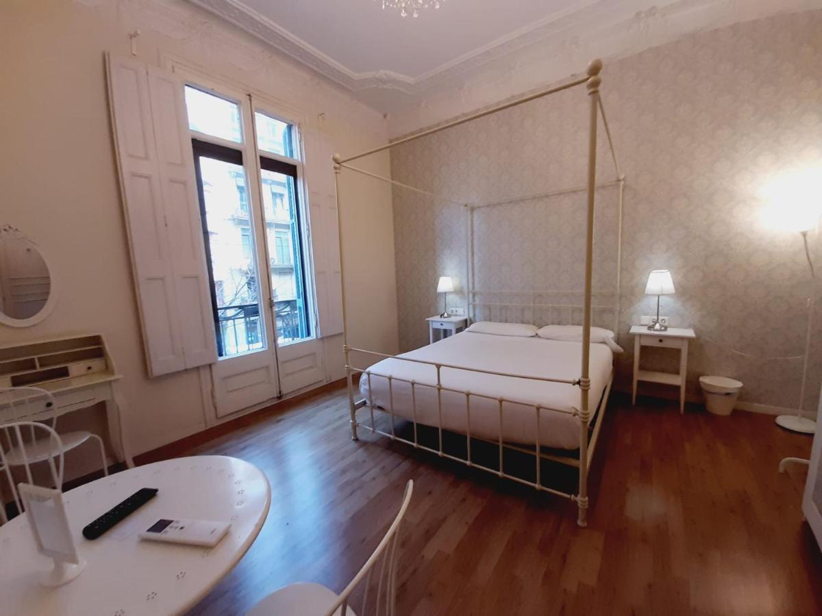 Lumine Luxury Suites By Gaiarooms Barcelona Exterior photo